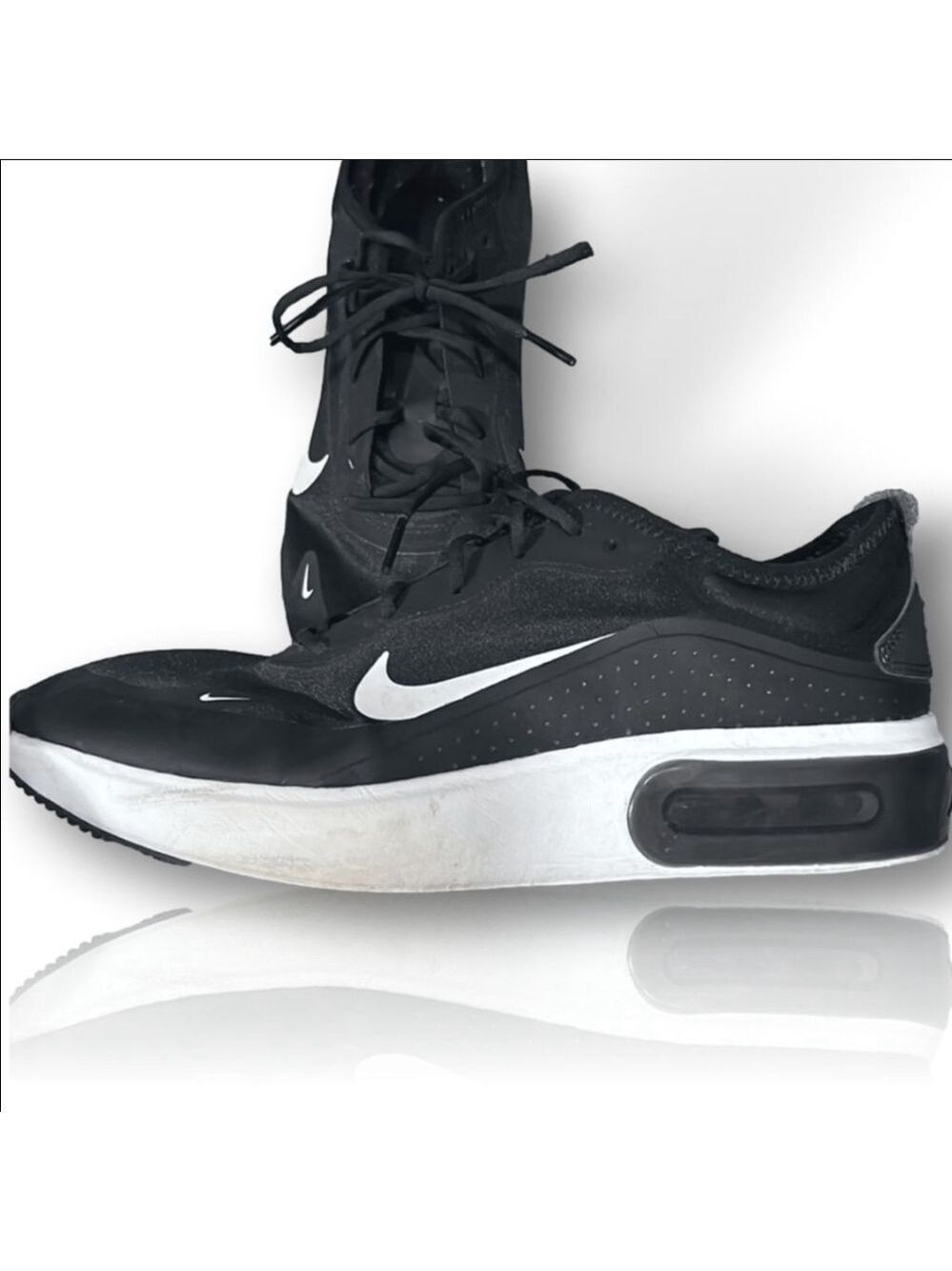 NIKE Women's Black Athletic Shoes